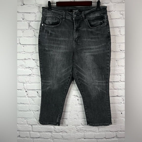 Judy Blue Denim - Judy Blue Distressed Skinny Fit Capri Jeans in Grey Wash Size14w‎